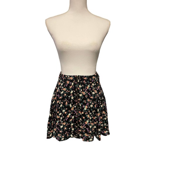 Forever 21 Dresses & Skirts - FOREVER 21 Floral A-line miniskirt perfect 4 Taylor Swift show!